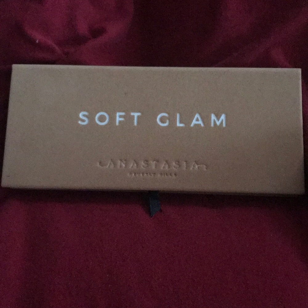 Anastasia Beverly Hills Soft Glam Palette